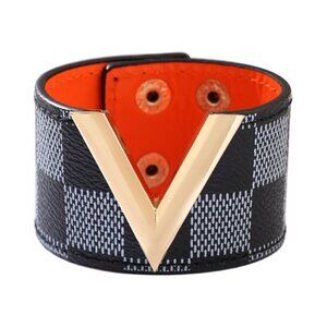 Women's Luxury Plaid V Design PU Leather Bangle Bracelet, Press Button Closure